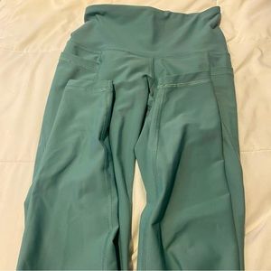 Old navy active leggings w/pockets